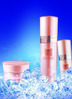 冰塊與嬰兒化妝品 四季護(hù)膚的自然靈感